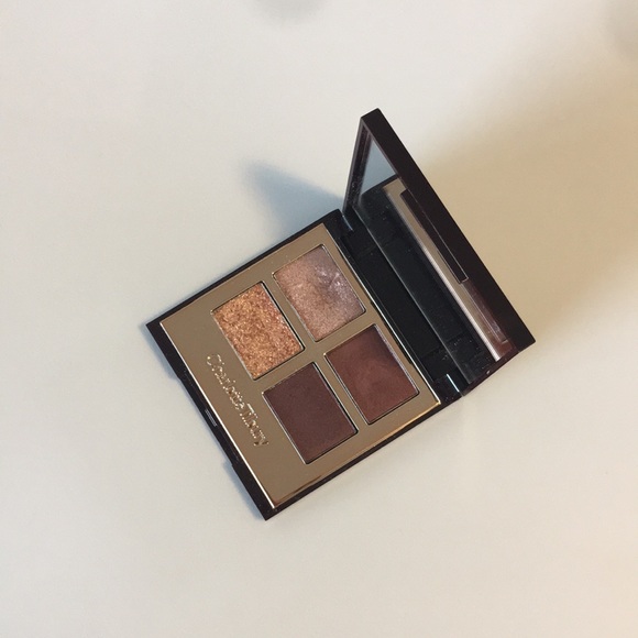 Eyeshadow and Blush Bundle. - Picture 2 of 10